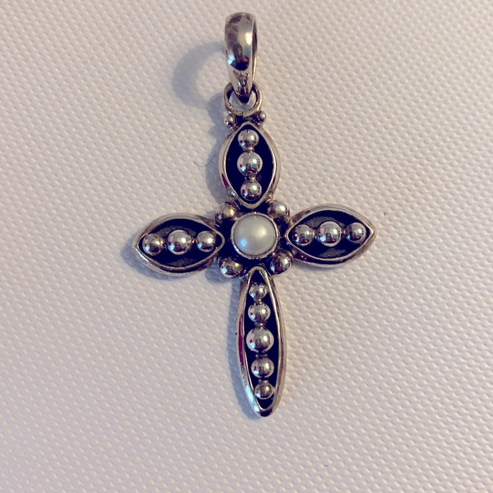 Silpada Contemporary Credence Cross Pendant